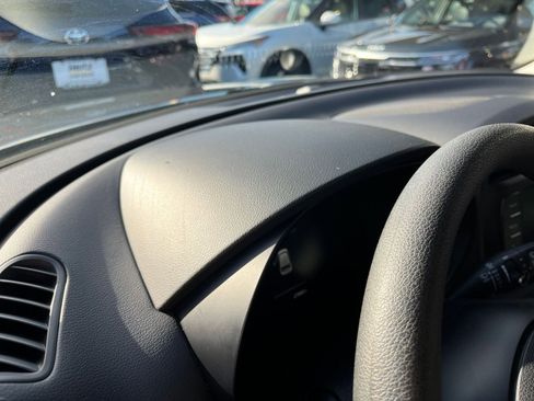 Used 2025 Kia Soul LX w/ LX Technology Package image 34