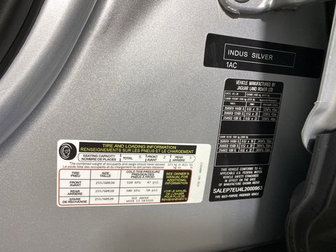 Used 2020 Land Rover Defender 110 SE image 34