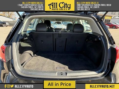 Used 2015 Volkswagen Golf S image 25