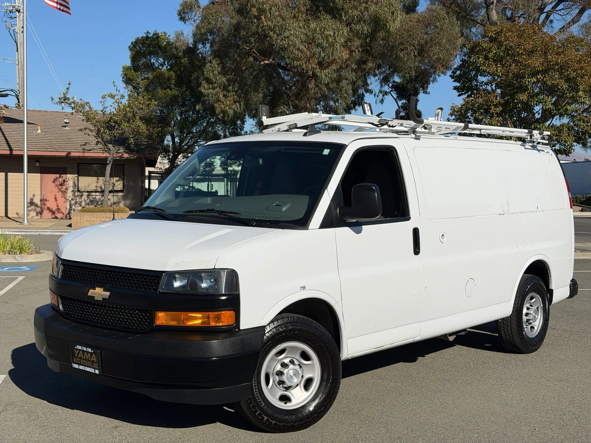 Used 2019 Chevrolet Express 2500 w/ Driver Convenience Package RWD image 1