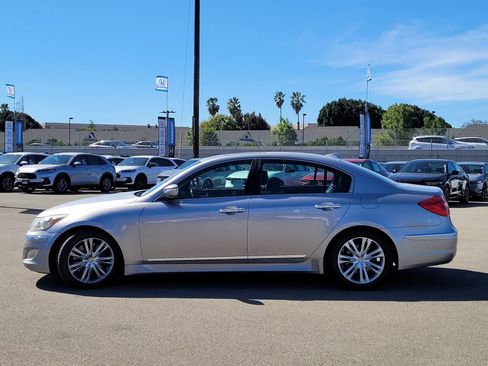 Used 2012 Hyundai Genesis 4.6 RWD image 8