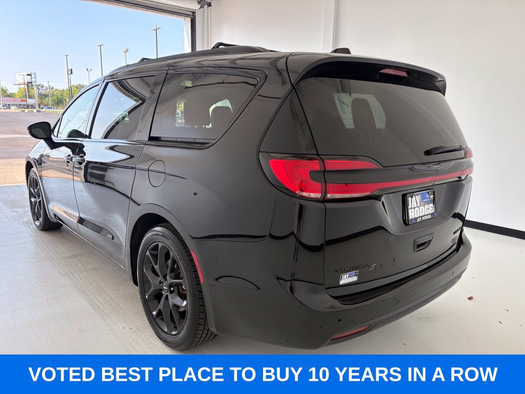 Used 2025 Chrysler Pacifica Limited FWD image 7