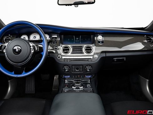 Used 2021 Rolls-Royce Dawn image 22