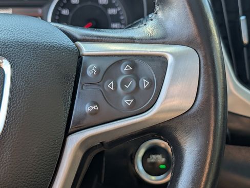 Used 2022 GMC Terrain SLT w/ Infotainment Package II image 33