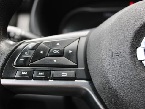 Used 2019 Nissan Kicks SV image 18