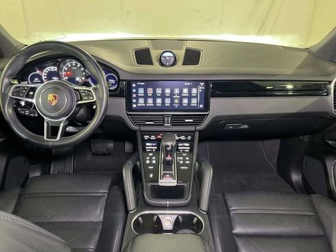 Used 2023 Porsche Cayenne w/ Premium Package AWD/4WD image 26