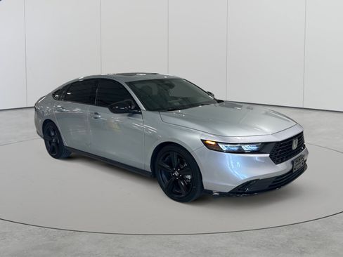Used 2024 Honda Accord Sport image 3