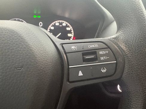 Used 2024 Honda HR-V LX image 2