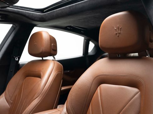 Used 2014 Maserati Quattroporte GTS RWD image 14