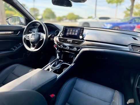 Used 2019 Honda Accord Sport image 14