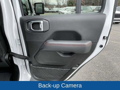 Certified 2022 Jeep Wrangler Unlimited Rubicon w/ Cold Weather Group image 18