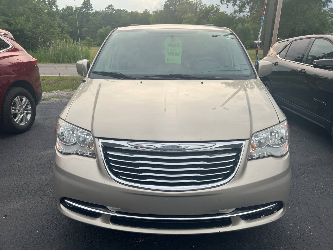 Used 2016 Chrysler Town & Country Touring w/ Driver Convenience Group FWD image 7