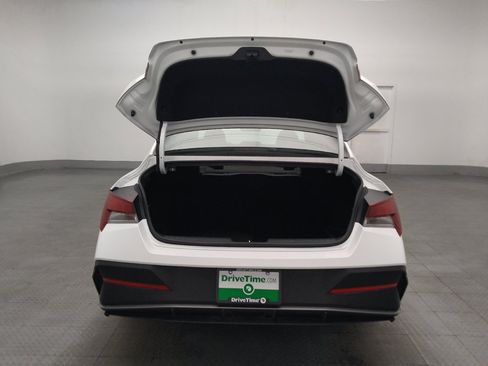 Used 2025 Hyundai Elantra SE FWD image 29