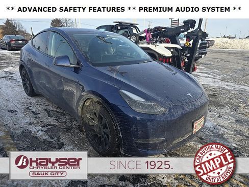 Used 2023 Tesla Model Y Long Range image 1