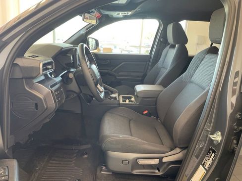 Used 2025 Toyota 4Runner SR5 AWD/4WD image 8