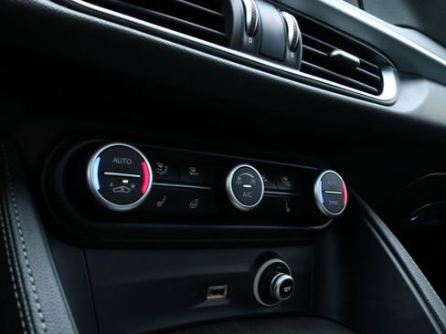 Used 2020 Alfa Romeo Stelvio Ti w/ Active Blind Spot Package image 31