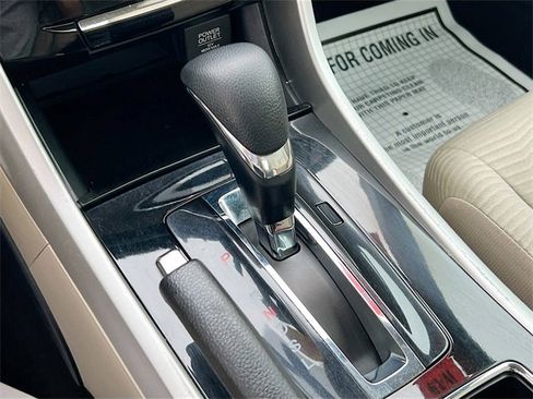 Used 2016 Honda Accord LX image 16