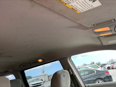 Used 2011 Nissan Quest SV FWD image 30