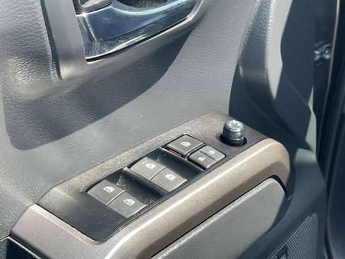 Used 2022 Toyota Tacoma Limited AWD/4WD image 15