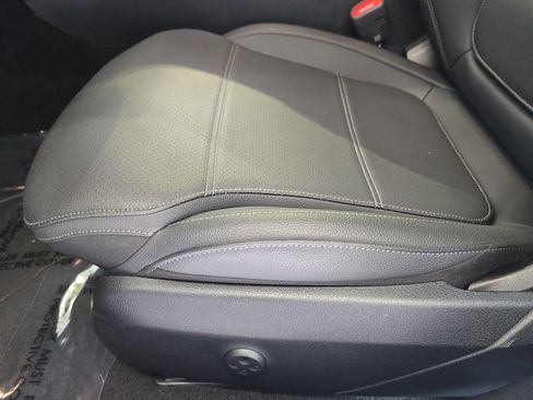 Certified 2025 Mercedes-Benz C 300 Sedan image 27