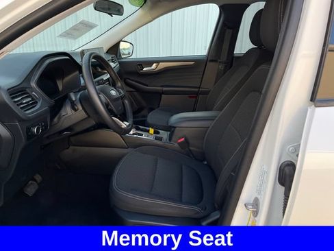 Used 2023 Ford Escape Active w/ Tech Pack #2 AWD/4WD image 9