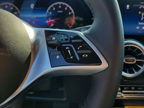 Used 2026 Mercedes-Benz GLB 250 GLB 250 image 27