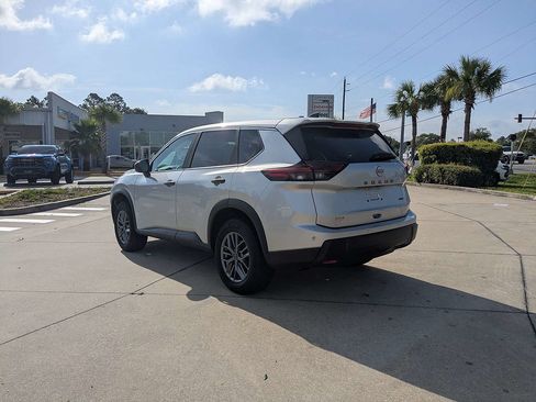 Used 2024 Nissan Rogue S AWD/4WD image 5
