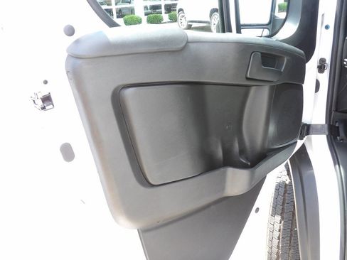 Used 2025 RAM ProMaster 2500 w/ U-Haul Equipment Group FWD image 6