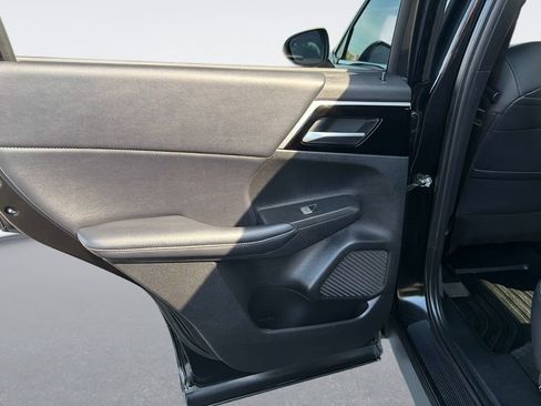 Used 2024 Mitsubishi Outlander SE Black Edition AWD/4WD image 11