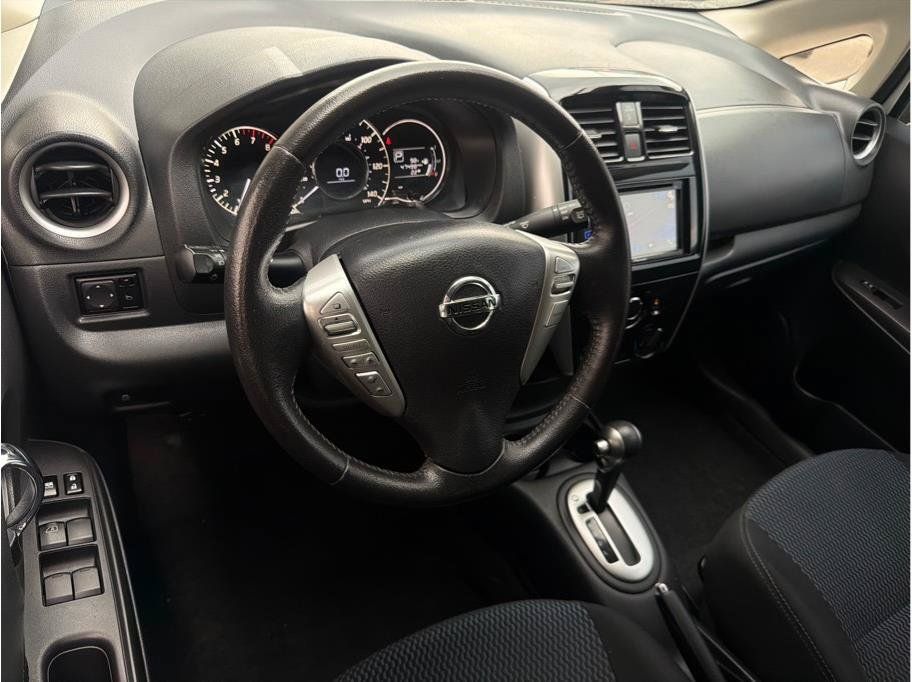 Used 2015 Nissan Versa Note SV FWD image 2