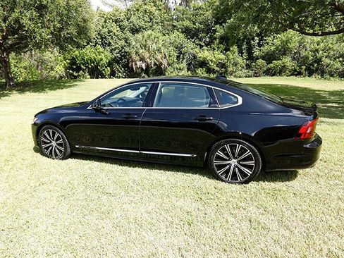 Used 2023 Volvo S90 B6 Plus AWD/4WD image 2
