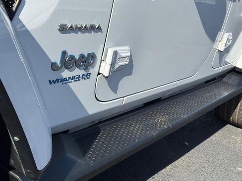 Used 2021 Jeep Wrangler Unlimited Sahara w/ Cold Weather Group image 4