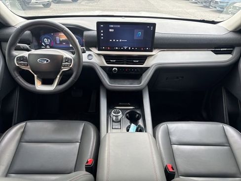Used 2025 Ford Explorer Active w/ Active Comfort Package image 20
