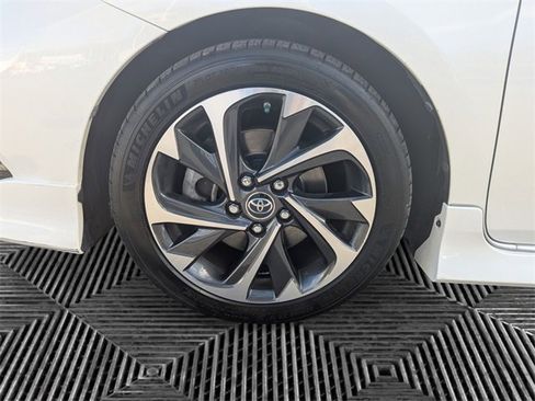 Used 2018 Toyota Corolla iM image 9