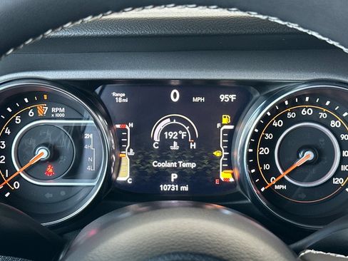 Used 2023 Jeep Gladiator Sport AWD/4WD image 32
