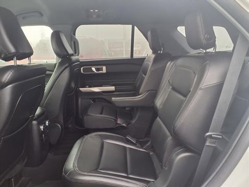 Used 2020 Ford Explorer XLT w/ Equipment Group 202A image 16