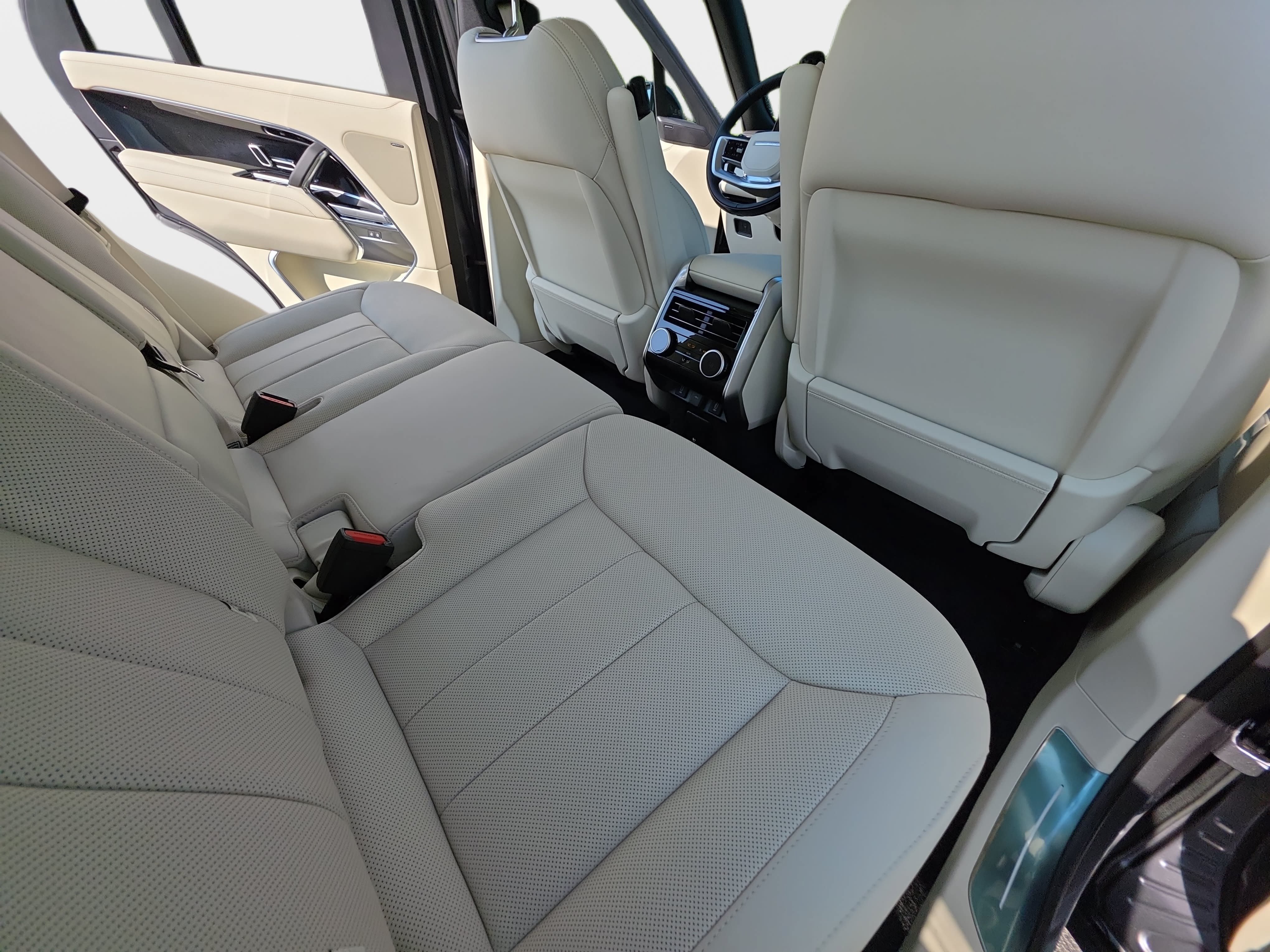 New 2026 Land Rover Range Rover SE AWD/4WD image 11