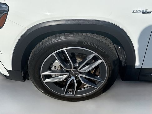 Used 2025 Mercedes-Benz GLB 35 AMG 4MATIC image 34