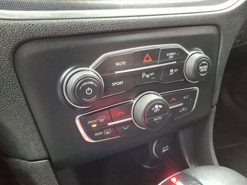 Used 2018 Dodge Charger R/T image 16