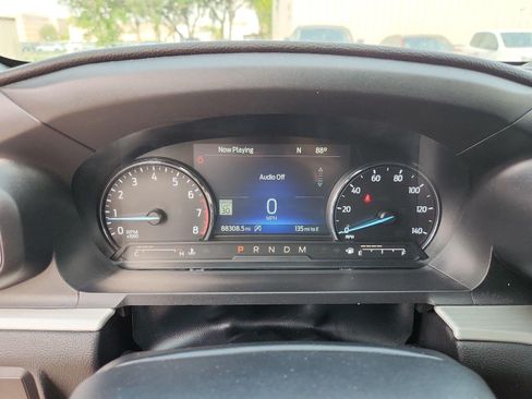 Used 2020 Ford Explorer XLT w/ Equipment Group 202A AWD/4WD image 12