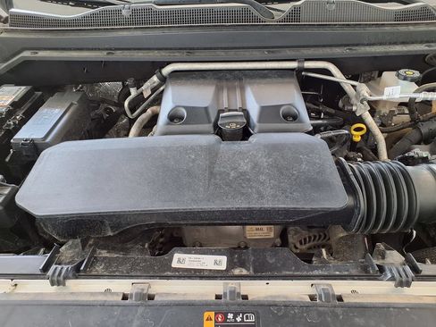 Used 2025 Chevrolet Colorado W/T w/ Advanced Trailering Package AWD/4WD image 38