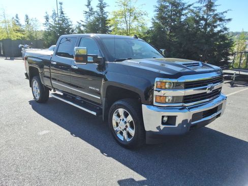 Used 2017 Chevrolet Silverado 2500 LTZ w/ Duramax Plus Package image 3