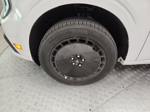 New 2025 Ford Maverick Lobo image 18