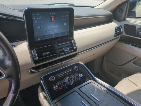 Used 2021 Lincoln Navigator L Reserve AWD/4WD image 13