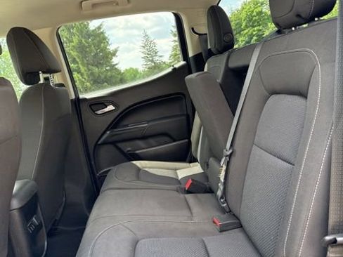 Used 2016 Chevrolet Colorado LT AWD/4WD image 12