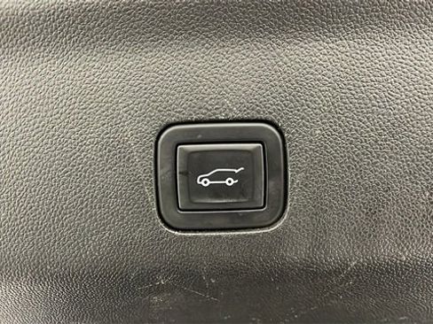 Certified 2023 GMC Yukon XL SLT w/ SLT Premium Package image 34