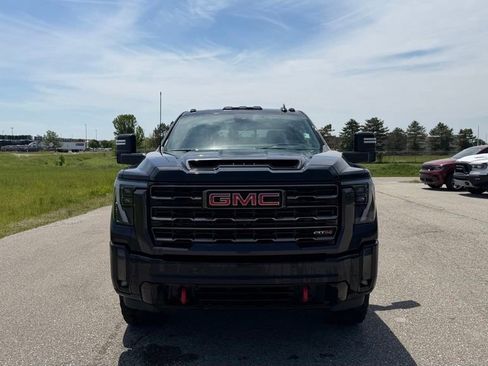 Used 2024 GMC Sierra 2500 AT4 w/ AT4 Premium Plus Package AWD/4WD image 2