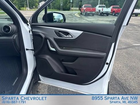 Used 2020 Chevrolet Blazer LT FWD image 27