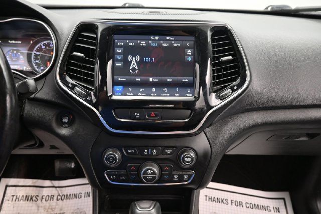 Used 2019 Jeep Cherokee Limited AWD/4WD image 20