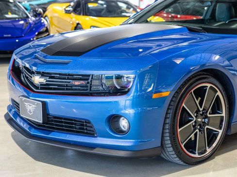 Used 2013 Chevrolet Camaro SS w/ Hot Wheels Special Edition RWD image 13